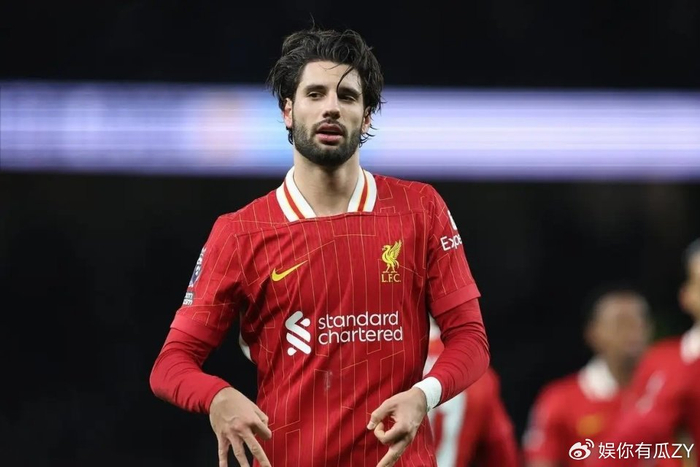 利物浦想给索博斯洛伊涨薪续约，范戴克老了谁来扛？这中场核心值不值？