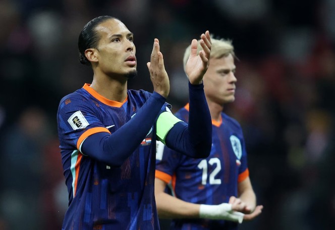 荷兰被波兰1-1卡住，范戴克遇低位防守比利物浦失速还尴尬