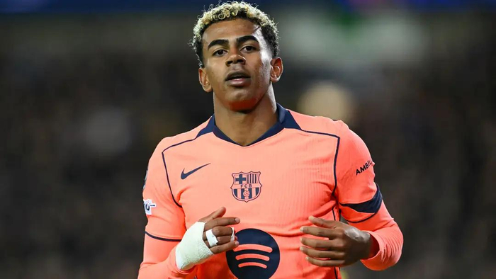 巴塞罗那18岁新星亚马尔成烫手山芋，西班牙国家队都看他难撑多久？