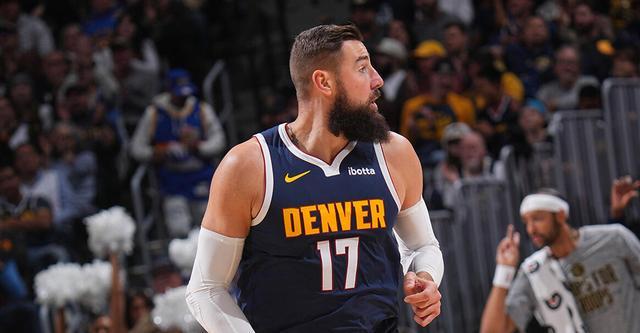 11场只给12.6分钟，瓦兰在丹佛掘金队的NBA轮换里到底隐身了多少？