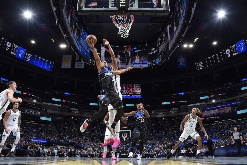 105-98！魔术在北京时间11月15日的NBA杯上连中三分逆转篮网队，奇迹还是戏码？