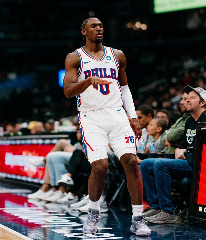 活塞逆袭76人，连胜狂飙9场，康宁汉姆缺阵照样榜首坐稳NBA东部