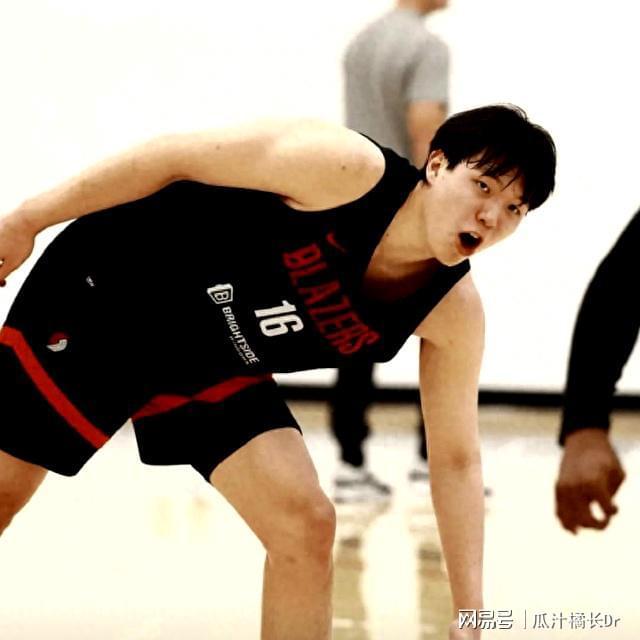 11场客战磨刀不成？开拓者内线被撕，NBA五连客教练决策惹争议