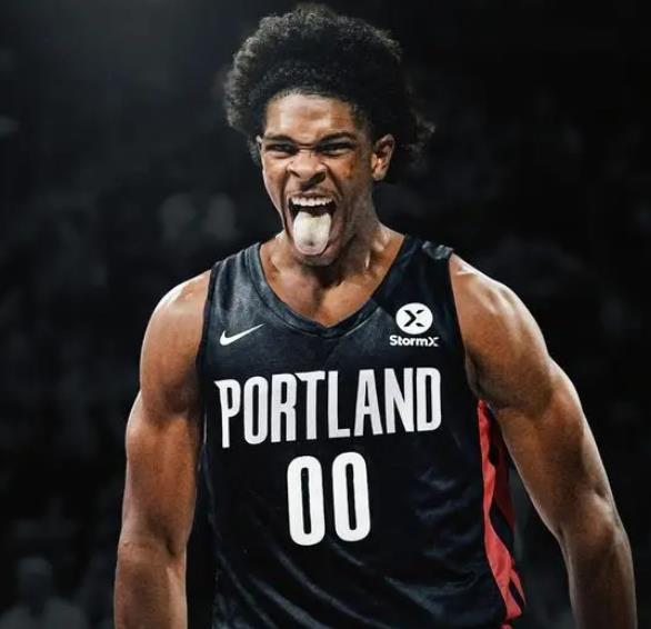 火箭队140分狂刷数据：24分大胜开拓者，NBA这火力谁挡？