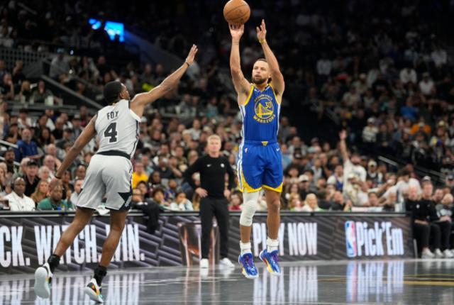 库里49分再现杀手本色，勇士在NBA靠他终结圣安东尼奥悬念