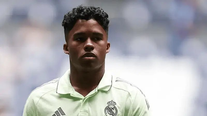 皇马1笔冬窗租借或进法甲，里昂接近签约，罗马诺在播客里爆了料