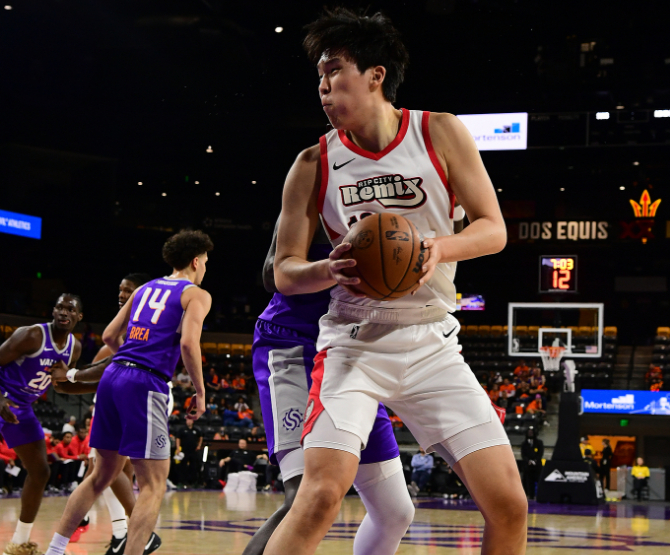 杨瀚森G联赛首秀30分钟8分13板，撕裂之城107-104逆转太阳