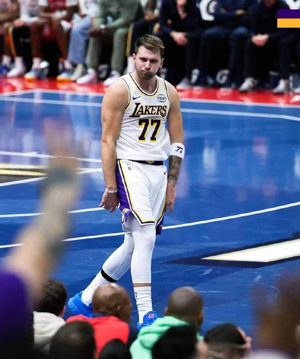 5人30+轰炸，NBA得分榜乱成一锅粥，谁能笑到最后？