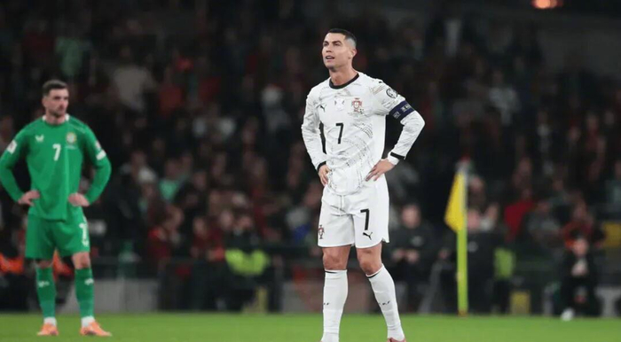 葡萄牙0-2翻车、C罗红牌或停2-3场，英超球迷都在盯着国际足联的决定