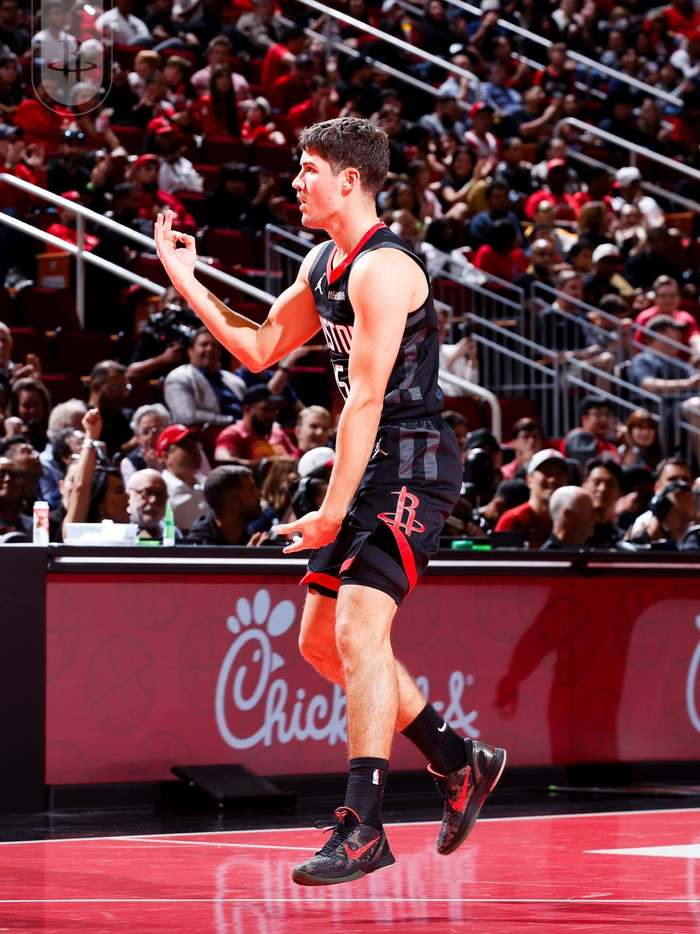 火箭赢球后1句话发酵：凯文·杜兰特在NBA的鼓励学问和冲突