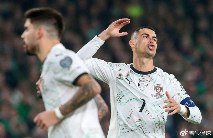 葡萄牙C罗红牌陷3场禁赛危机，世界杯小组赛恐缺阵，40岁巨星成球队最大拖累？