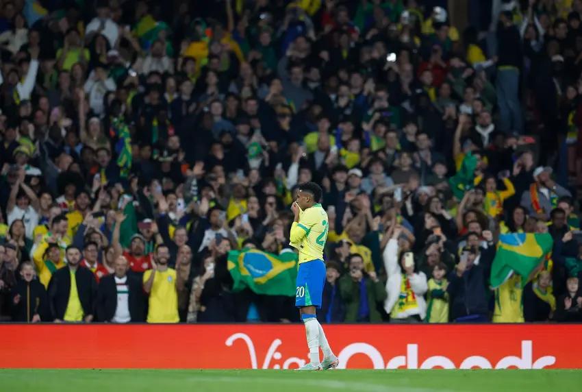 巴西2-0塞内加尔，埃斯特旺宣称生涯巅峰，安切洛蒂在英超像捡到宝