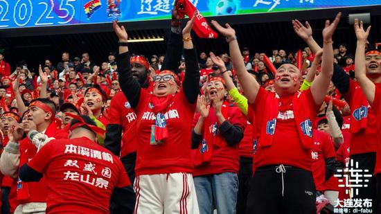 辽超总决赛4:0，大连6.3万座爆满，辽超上座纪录还能被谁打破？