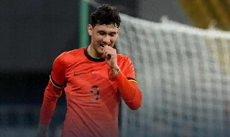 熊猫杯U22：拜合拉木梅开2度，鲁能青训比英超替补还猛