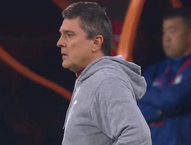 17场11胜？安东尼奥像英超教练在中国上演奇迹还是碰瓷热搜