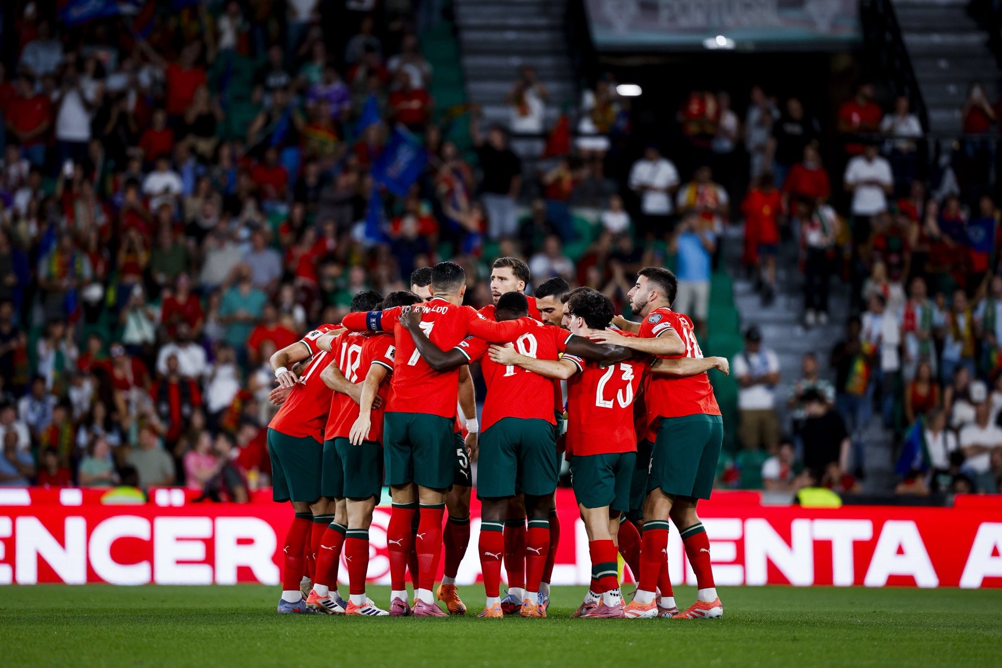 C罗红牌挂免战牌，葡萄牙11月世预赛关键战利雅得胜利球迷也急了