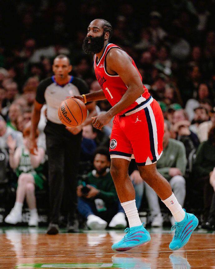 哈登37分也救不了，快船118-121惜败，NBA又见心态崩盘