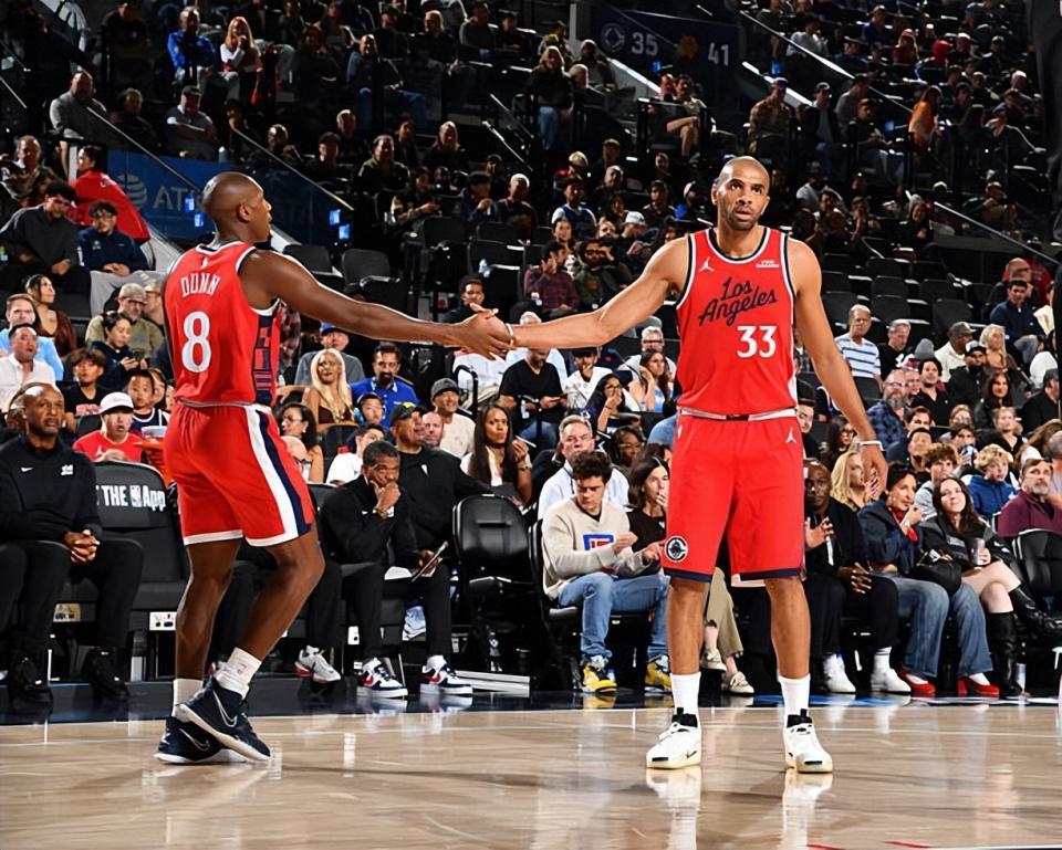 121-118险胜还是敷衍？快船队4胜9负，NBA常规赛老将还能顶多久