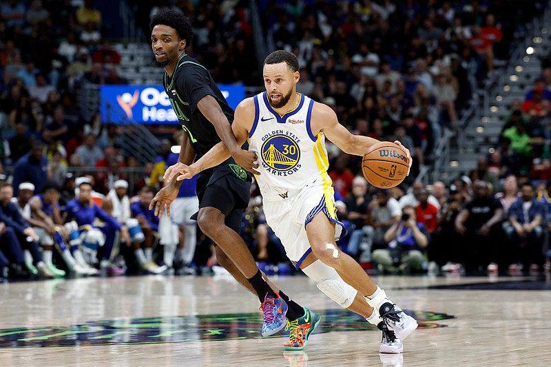 NBA11月17日：勇士客场124-106胜鹈鹕，库里9分但勇士更衣室没慌（含快船、马刺战报）