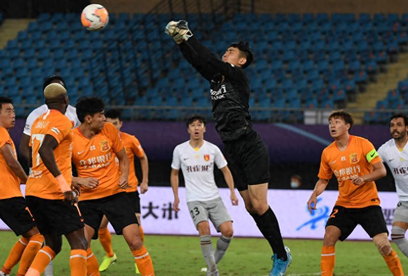 130万+35万曝光：2019中超两队的演技堪比英超