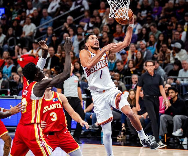 太阳13场8胜不服老，老鹰末节47分逆转，布克狄龙表现炸裂NBA东部大戏