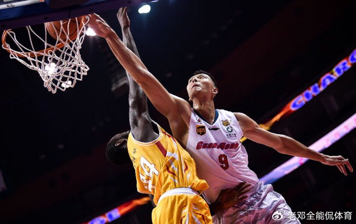 用5张照片粗暴证明易建联是50年一遇，NBA也要点头