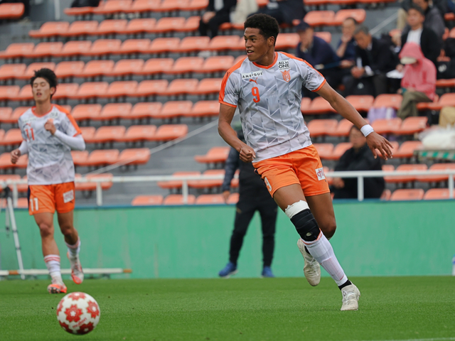 身高195cm日职新星大卫相泽加盟神户，22岁惊喜变身顶级前锋？