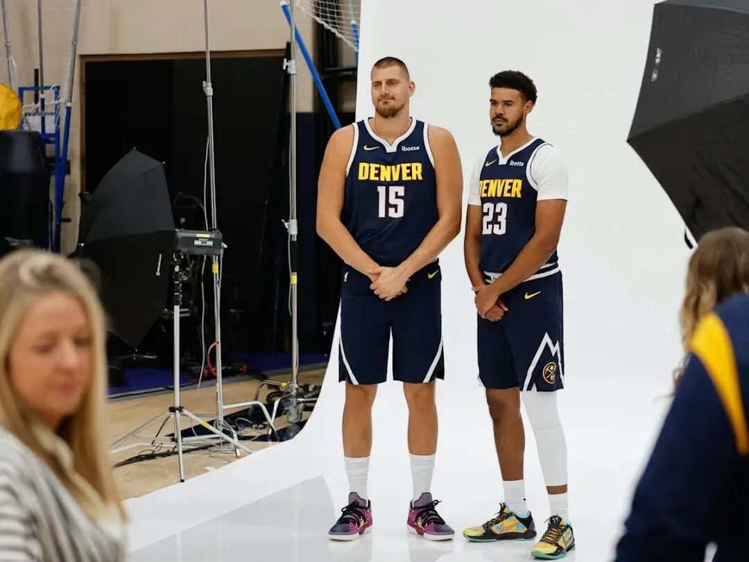 37.2%血崩：约翰逊成掘金4300万烂合同，NBA经理要点赞吗