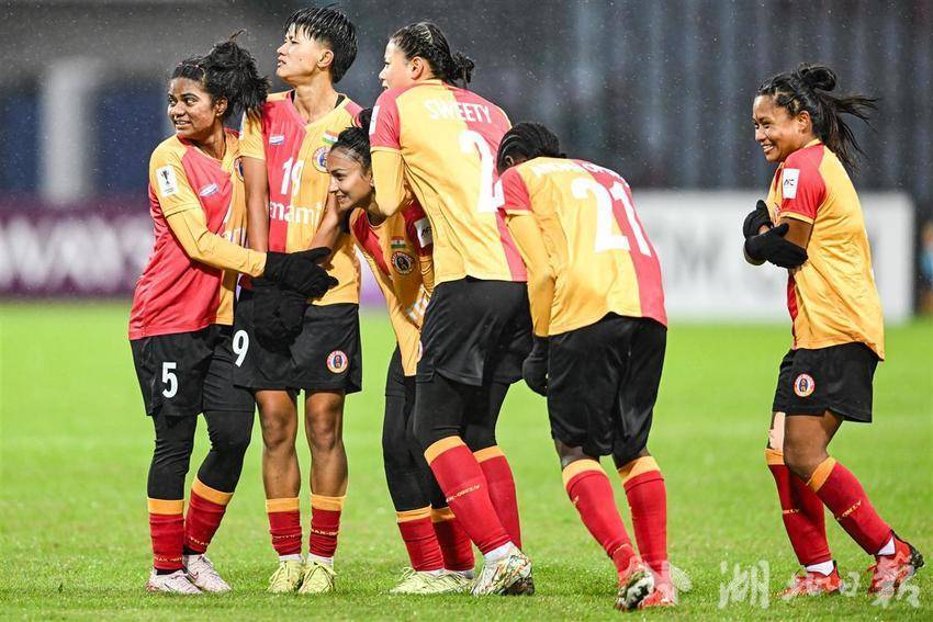 武汉亚冠15:00开战，伊朗女足1-3败给印度，比分像英超赛场的失误簿