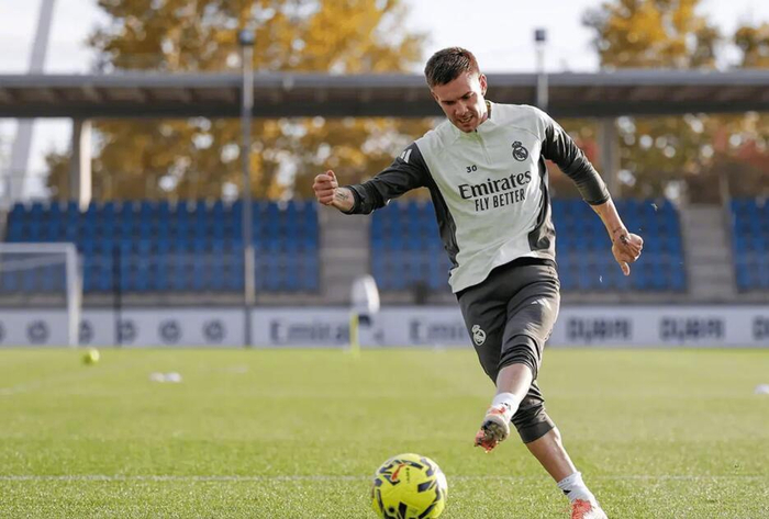 皇马马斯坦托诺伤愈复出，错过利物浦欧冠和西甲惨败两个关键战