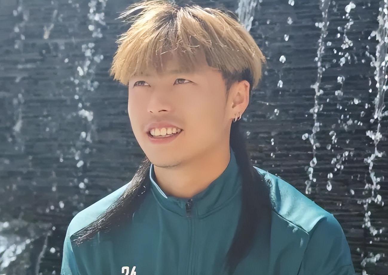 熊猫杯0-0，22岁汪士钦被红牌喷成英超裁判的替罪羊