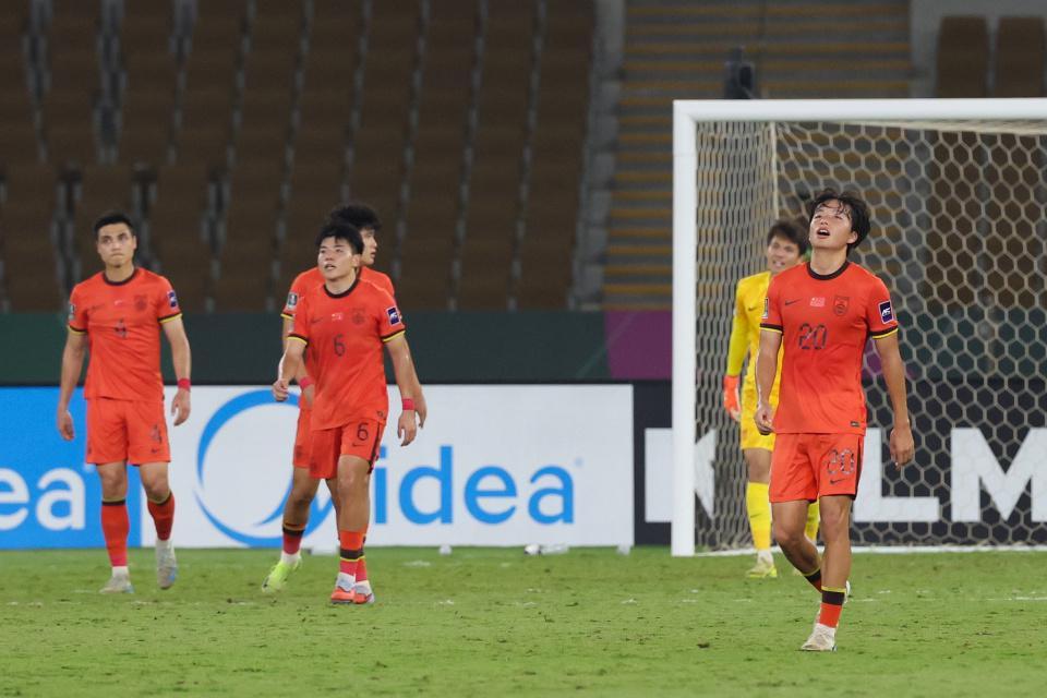0-4被日本痛击，国足历史最惨决赛，亚军也不够光彩