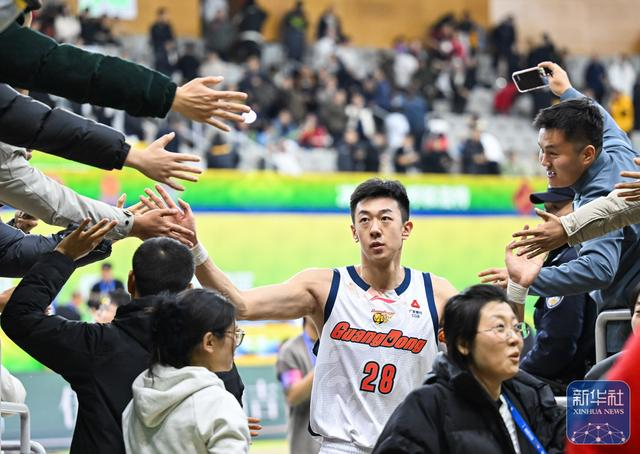 113-104！上海久事逆转广东东阳光，王少杰和偰李永炜的拼搏成关键