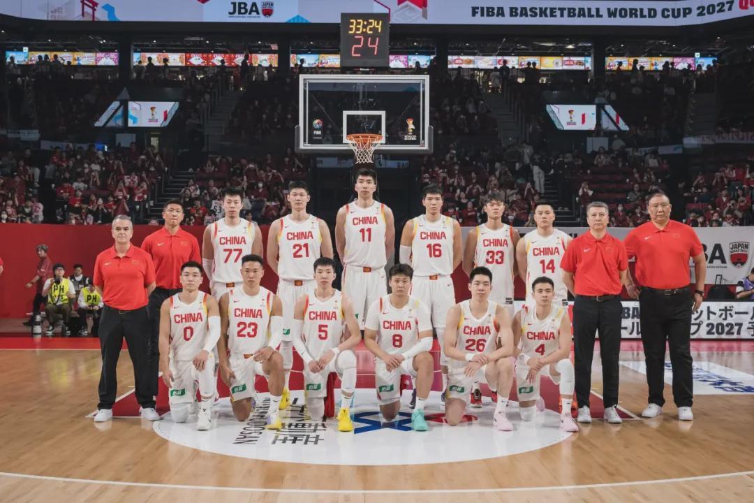 中国男篮87-80逆转日本，胡金秋与赵继伟成绝对核心！