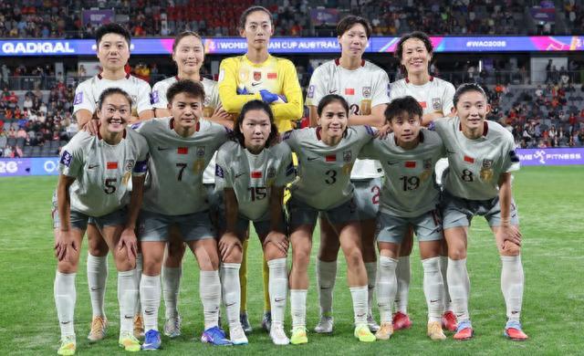 中国女足2-1逆转朝鲜，20年首胜锁定八强名额