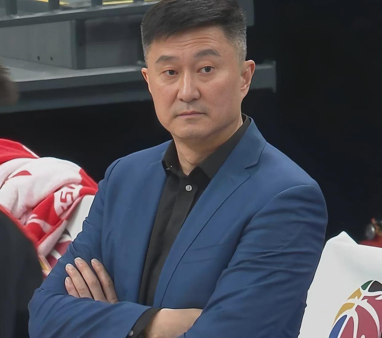 广州86-97输给辽篮，徐昕出彩但杜锋仍待提高
