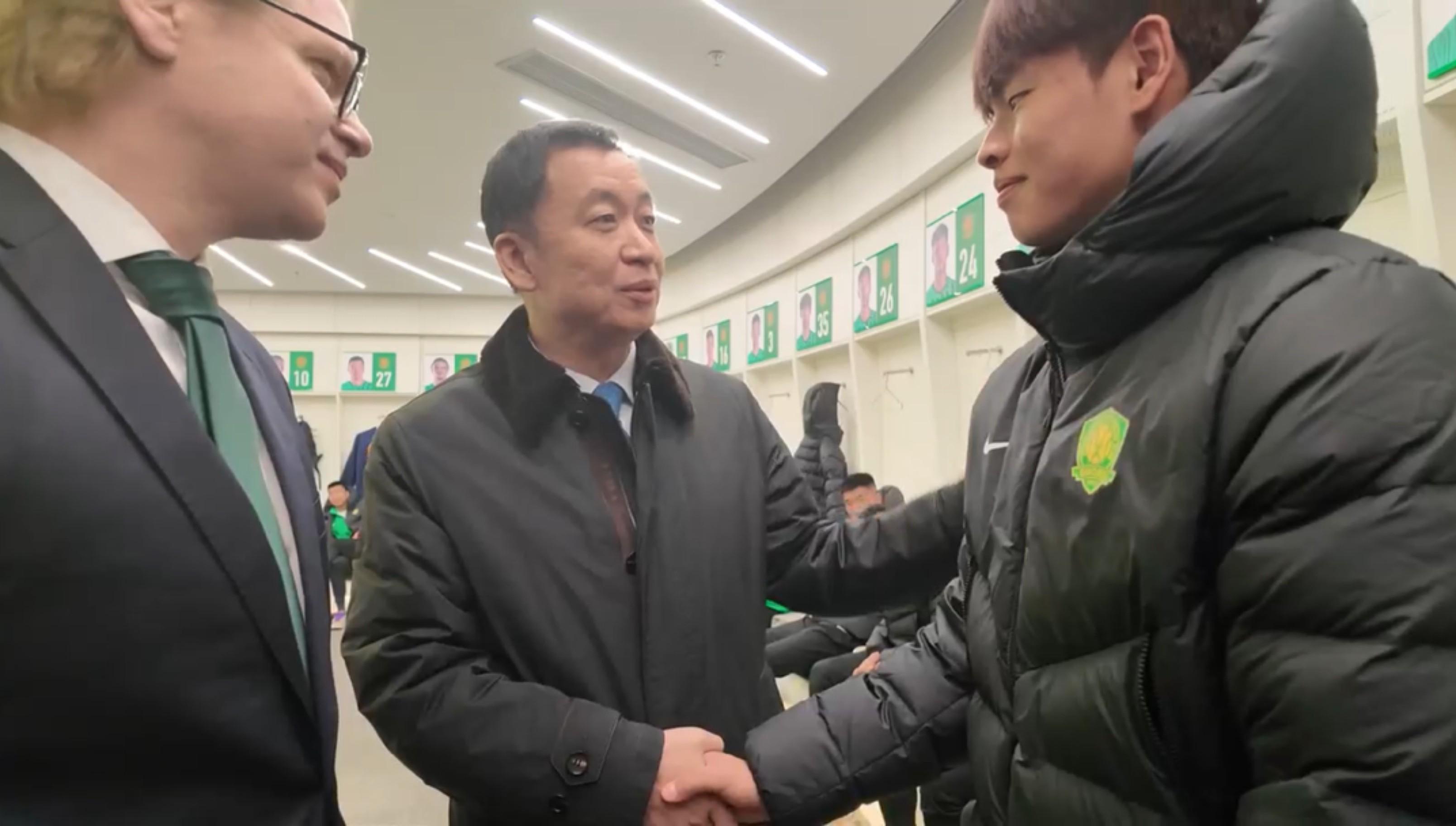 国安备战中超：邓捷夫磨炼与压力并存
