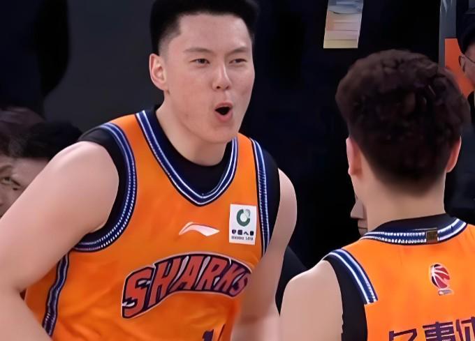 上海男篮112-80大胜山西男篮，李添荣与李弘权合砍45分