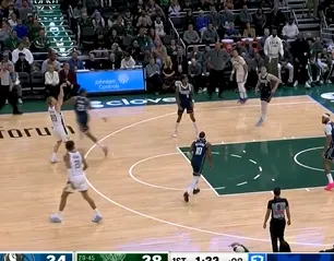 独行侠 vs 雄鹿：NBA首节争夺，雄鹿领先6分