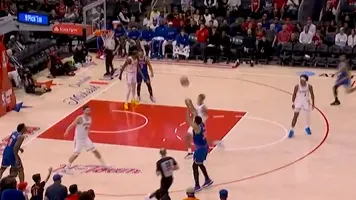 火箭vs尼克斯：NBA常规赛第三节，唐斯三分神准缩差