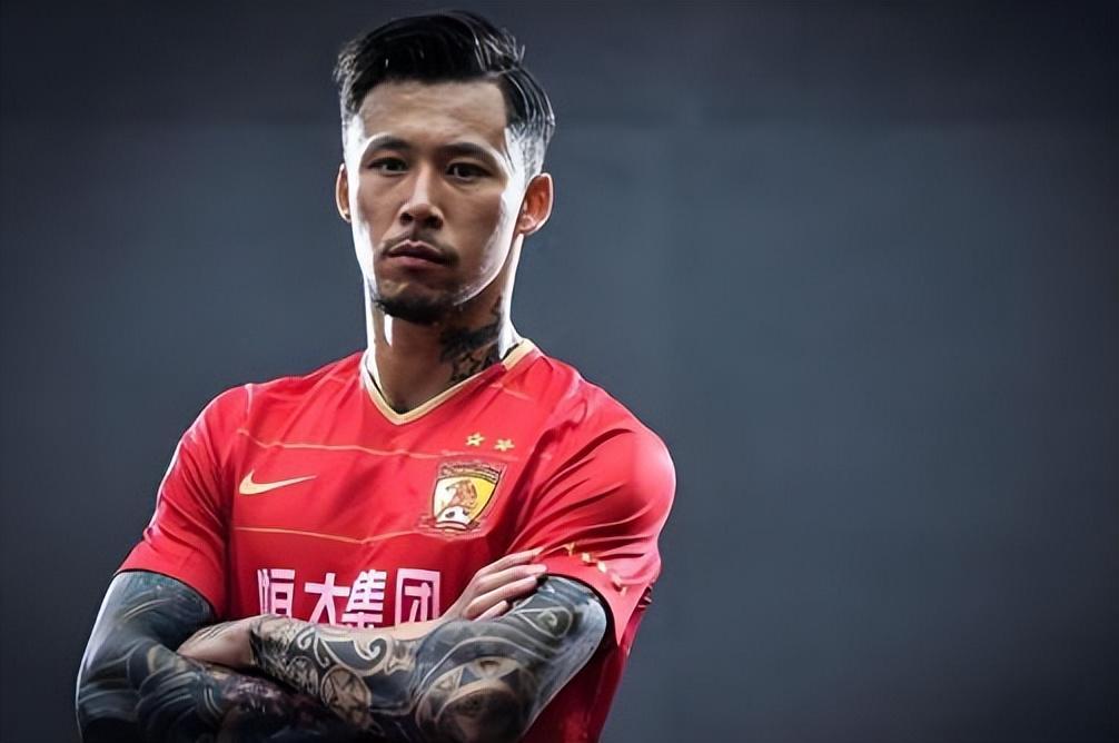 上港引进杨希，王振澳伤病频发影响中超表现