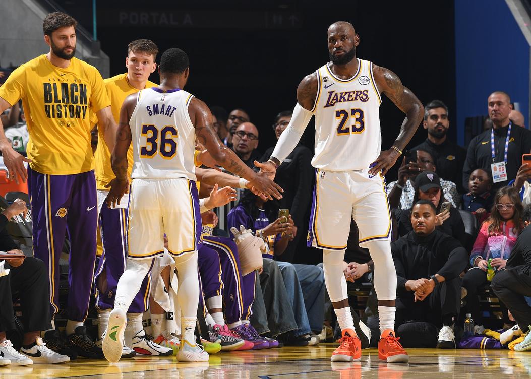 湖人逆转火箭！NBA季后赛首轮G3加时赛112-108，历史性翻盘