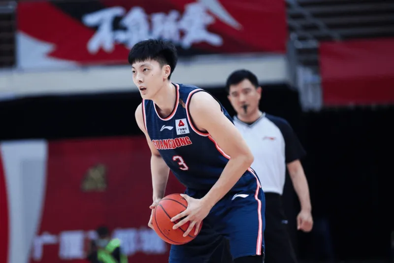 广东男篮三连败，胡明轩CBA表现断崖式下滑引关注