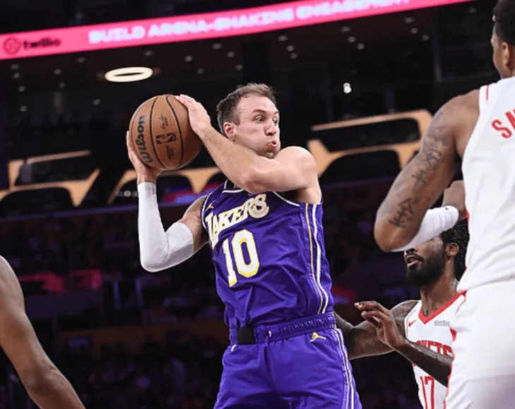 NBA季后赛：湖人对阵火箭，肯纳德状态低迷