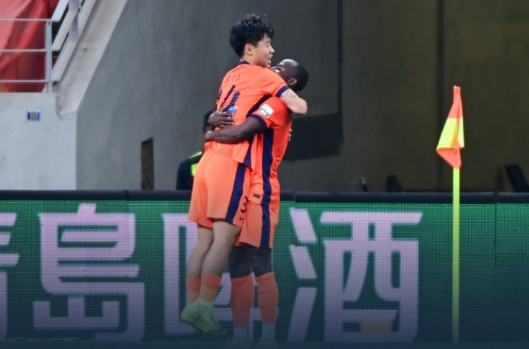 青岛海牛3-1逆转上海海港，罗森文打入世界波