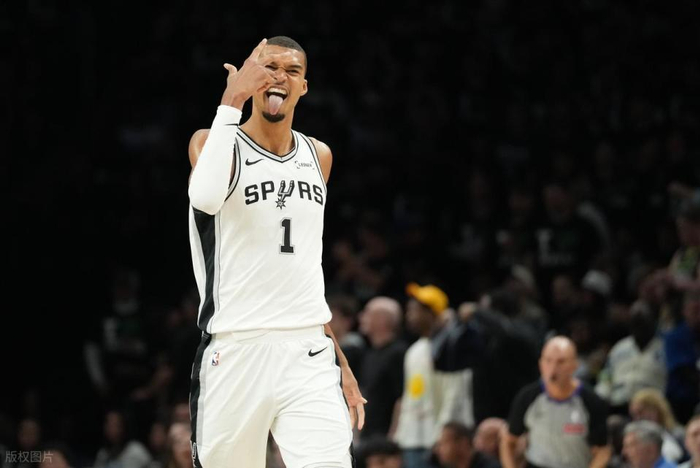 森林狼114-109战胜马刺，系列赛大比分2-2平
