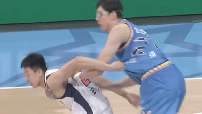 北京88-73广东晋级四强，周琦18分8篮板4盖帽