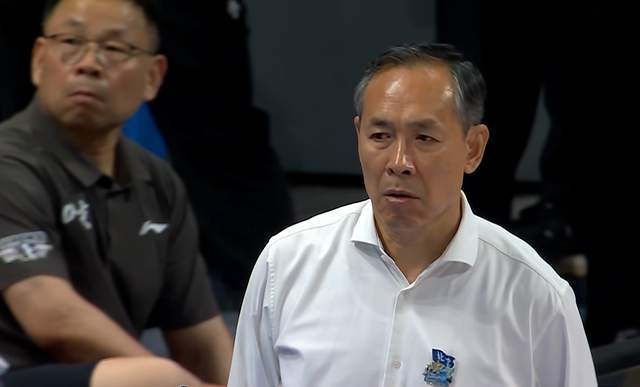北京队66-81不敌上海队，杨鸣直指凝聚力问题