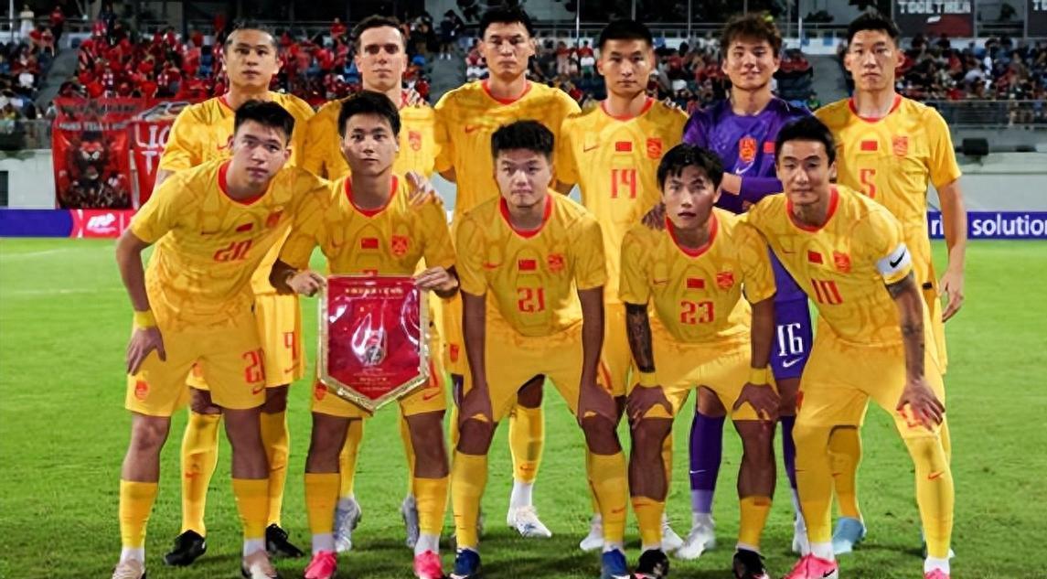 国足2-1新加坡，张玉宁点射建功武磊迎百场