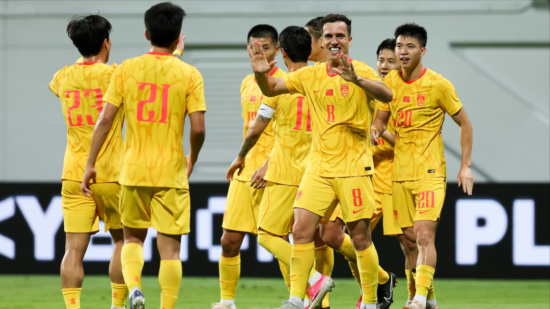 中国男足2比1新加坡，塞尔吉尼奥收获国足处子球